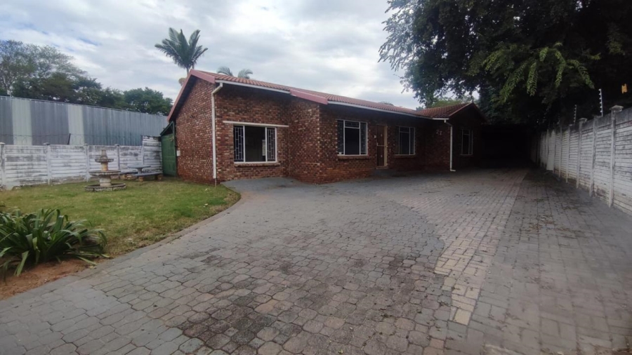 4 Bedroom Property for Sale in Geelhoutpark North West